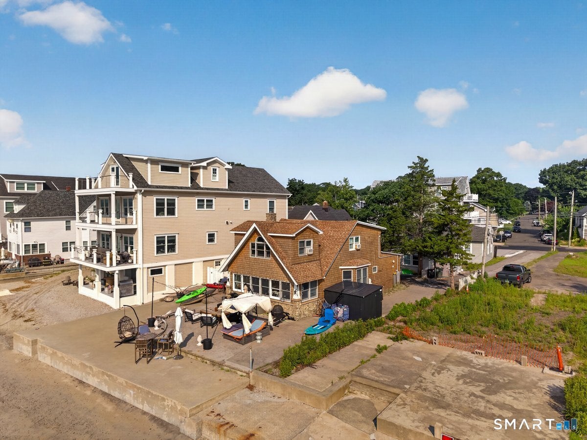 138 Shorefront Street