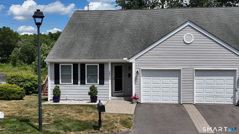 Condo For Sale - 1943 Logans Way<br/> Windsor, CT 06095