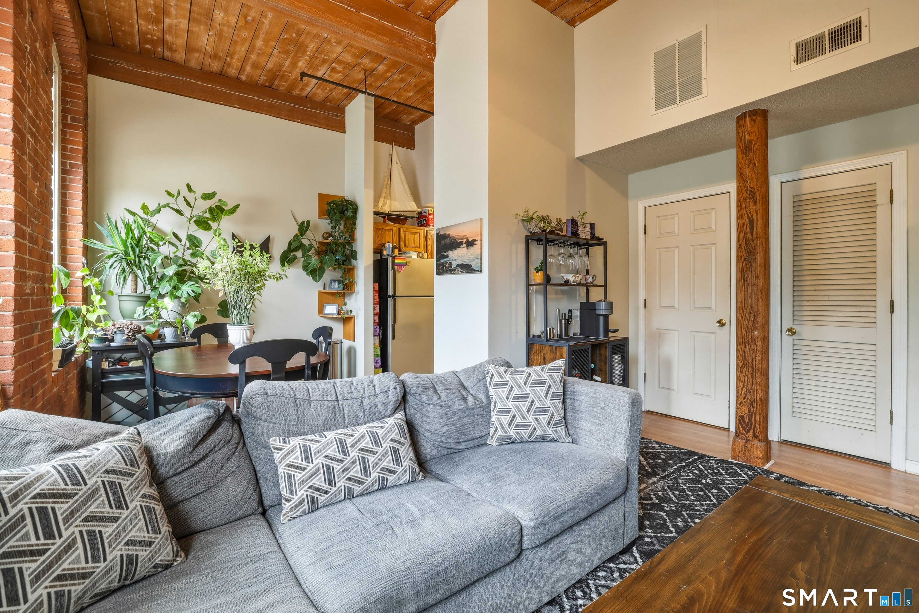 16 Vernon Avenue APT 34