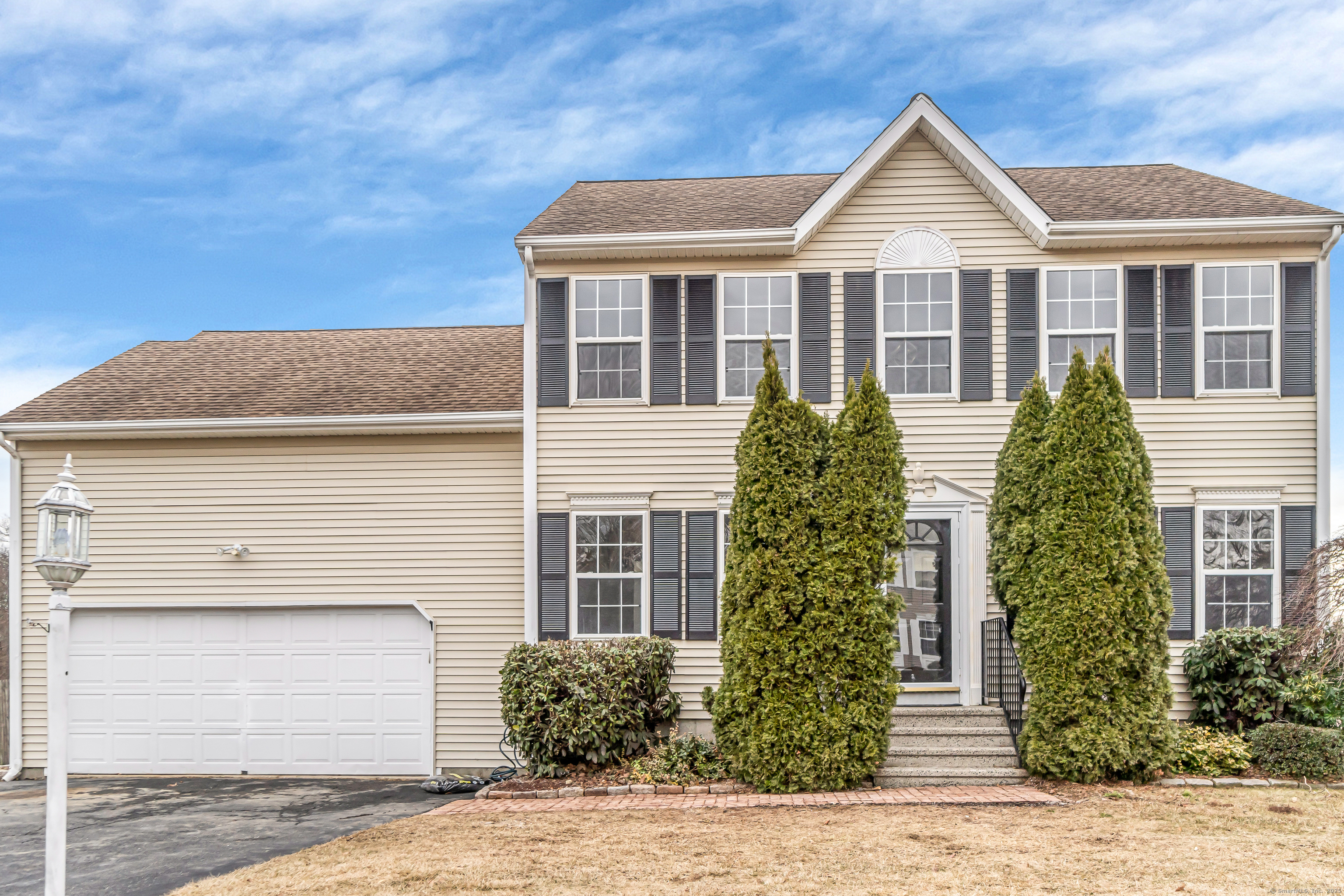 Barbara Drive, Milford, Connecticut - 4 Bedrooms  
3 Bathrooms  
10 Rooms - 