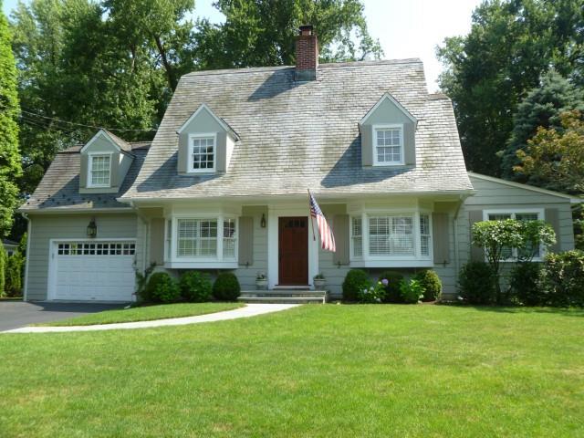 Photo 1 of 6 Woodland Drive, Darien, Connecticut, $1,625,000, Web #: 99075216