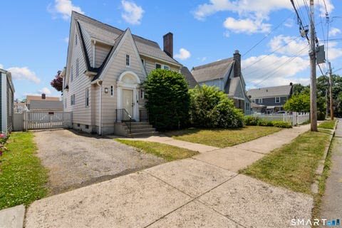 Tiny photo for 695 W Taft Avenue, Bridgeport, CT 06604 (MLS # 24181947)