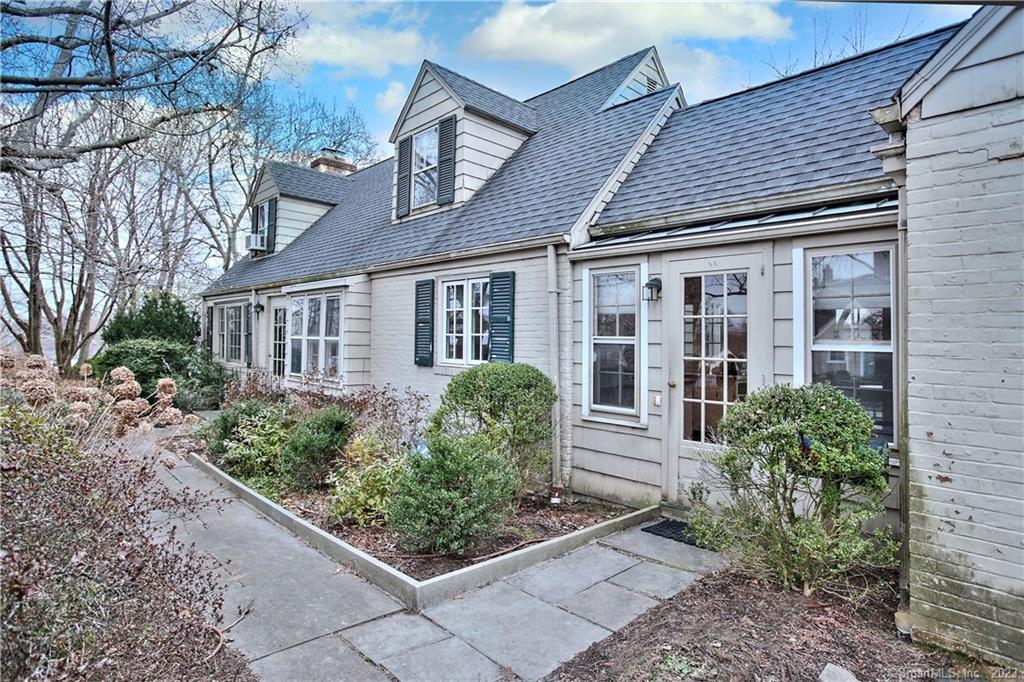 Photo 2 of 39 of 1125 Oldfield Road house