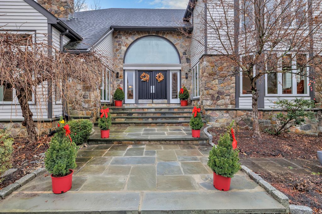 Photo of 101 Northwood Drive, Easton, CT 06612 (MLS # 24141789)