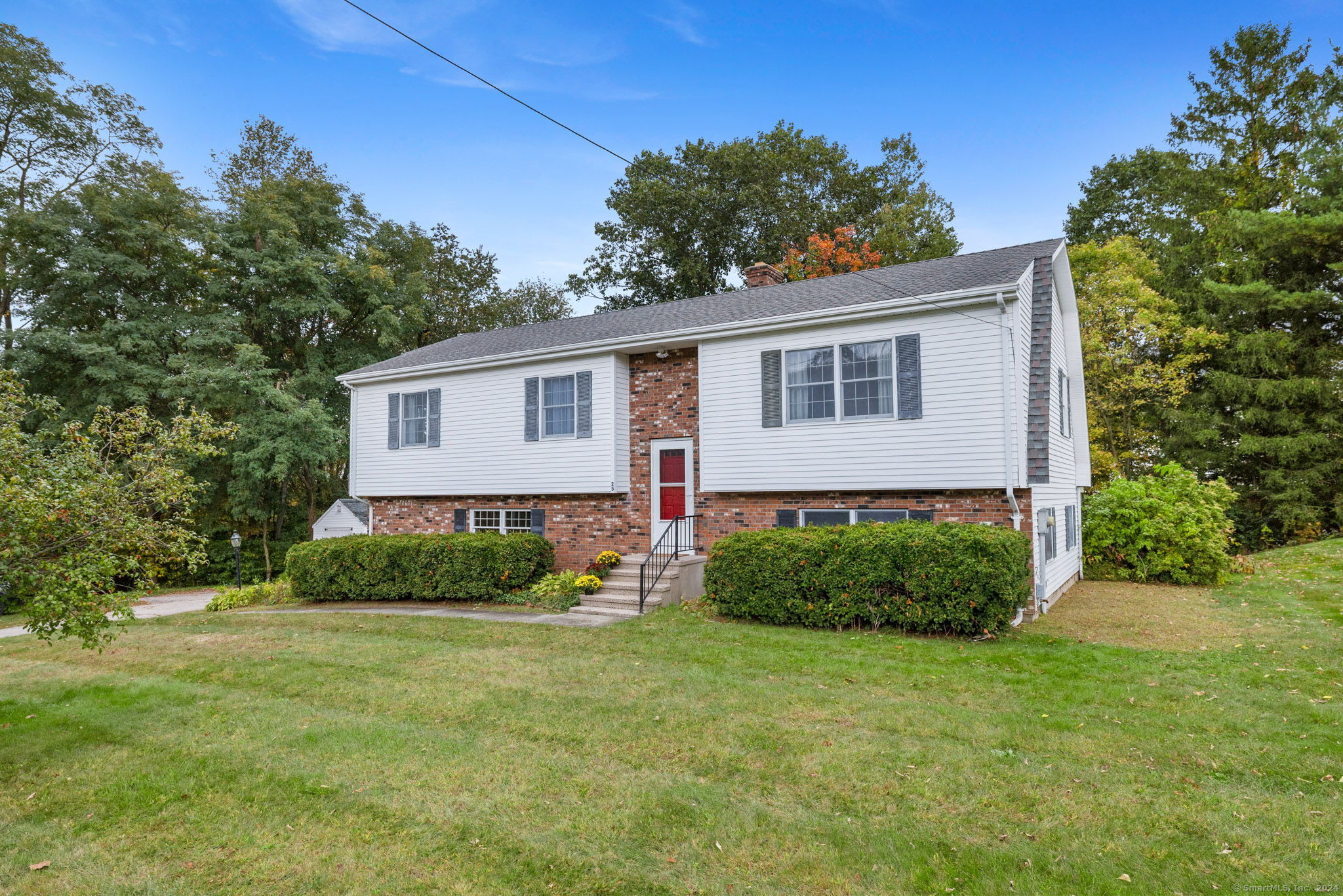 25 Meeting, House Hill Road, Franklin, Connecticut - 3 Bedrooms  
2 Bathrooms  
7 Rooms - 