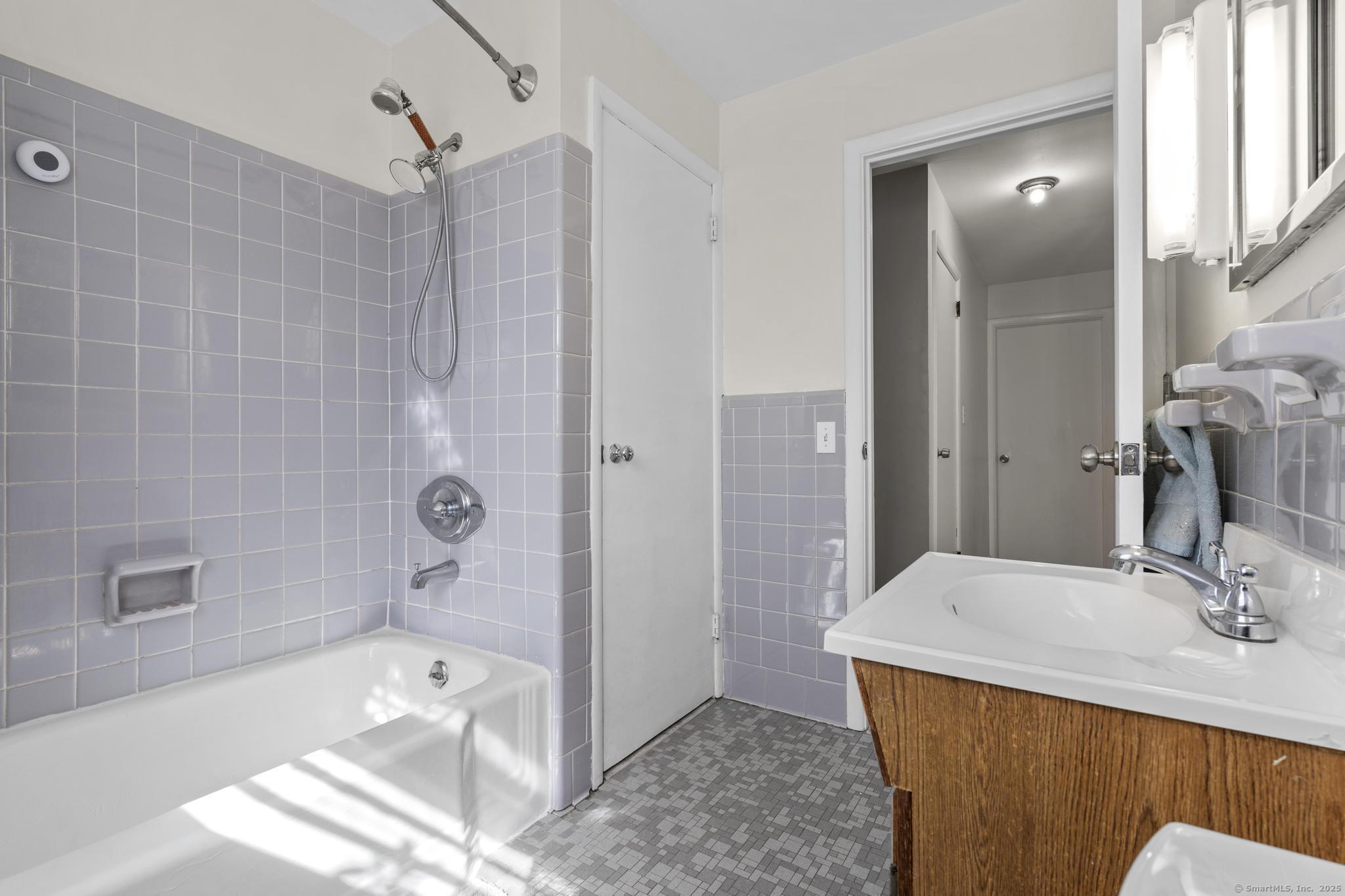 440 Frost Road, Waterbury, Connecticut image 28