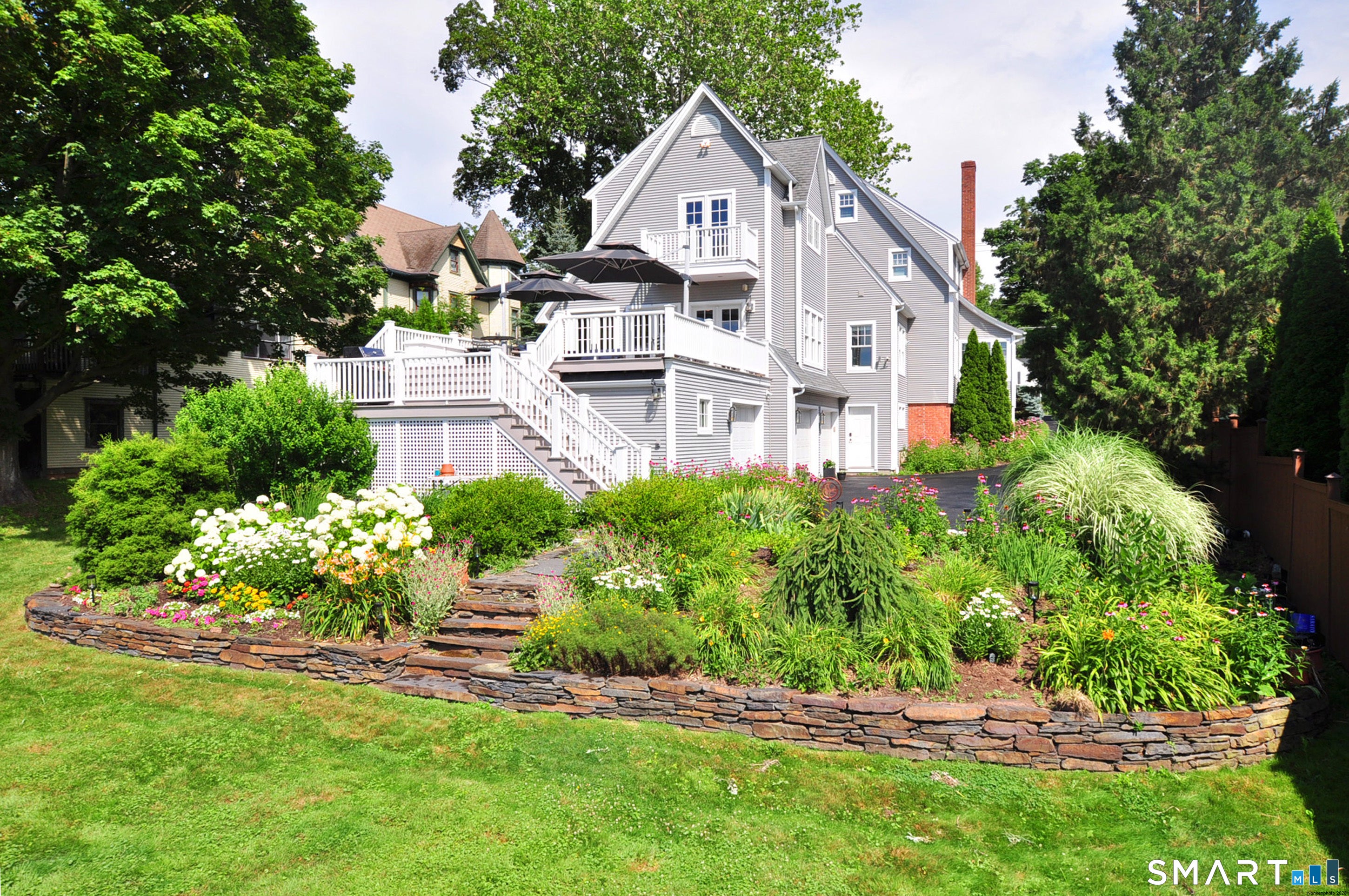 371 North Main Street