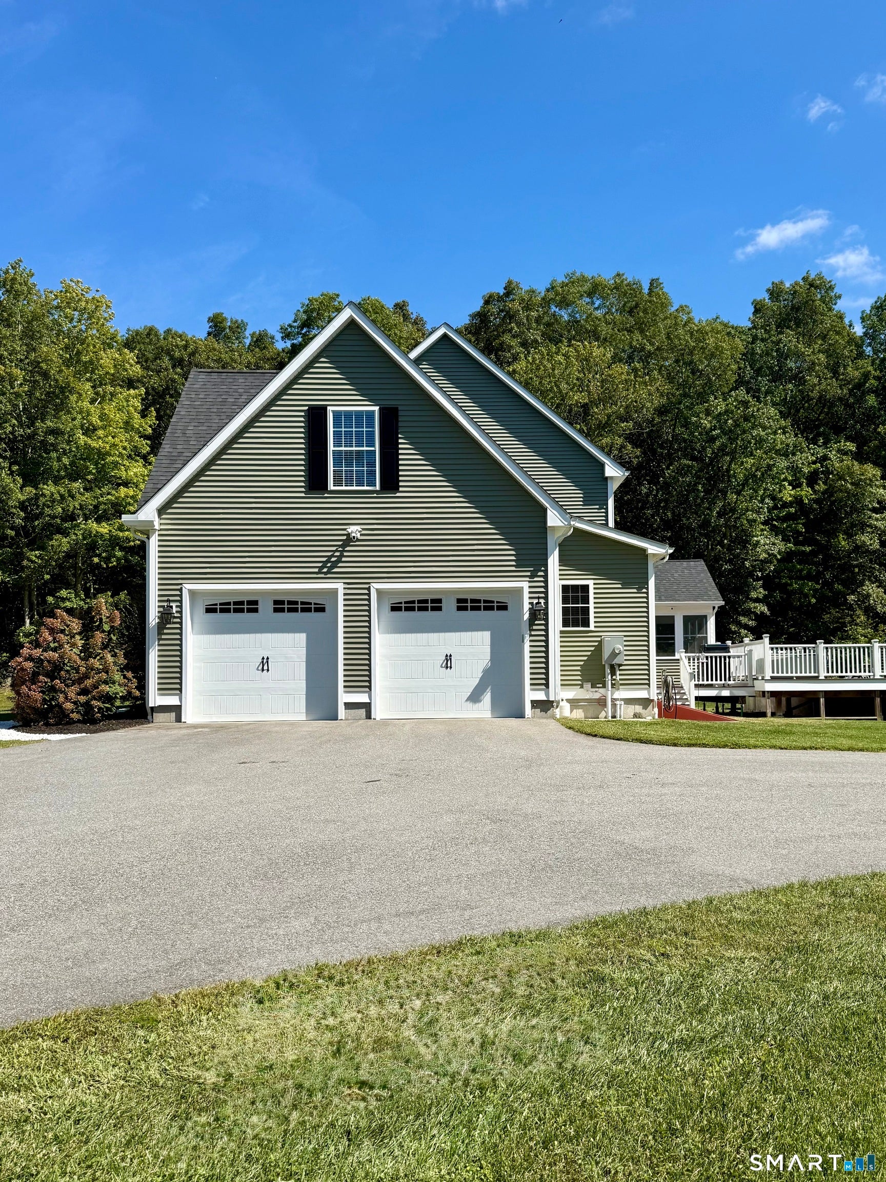 26 Fox Hollow Drive