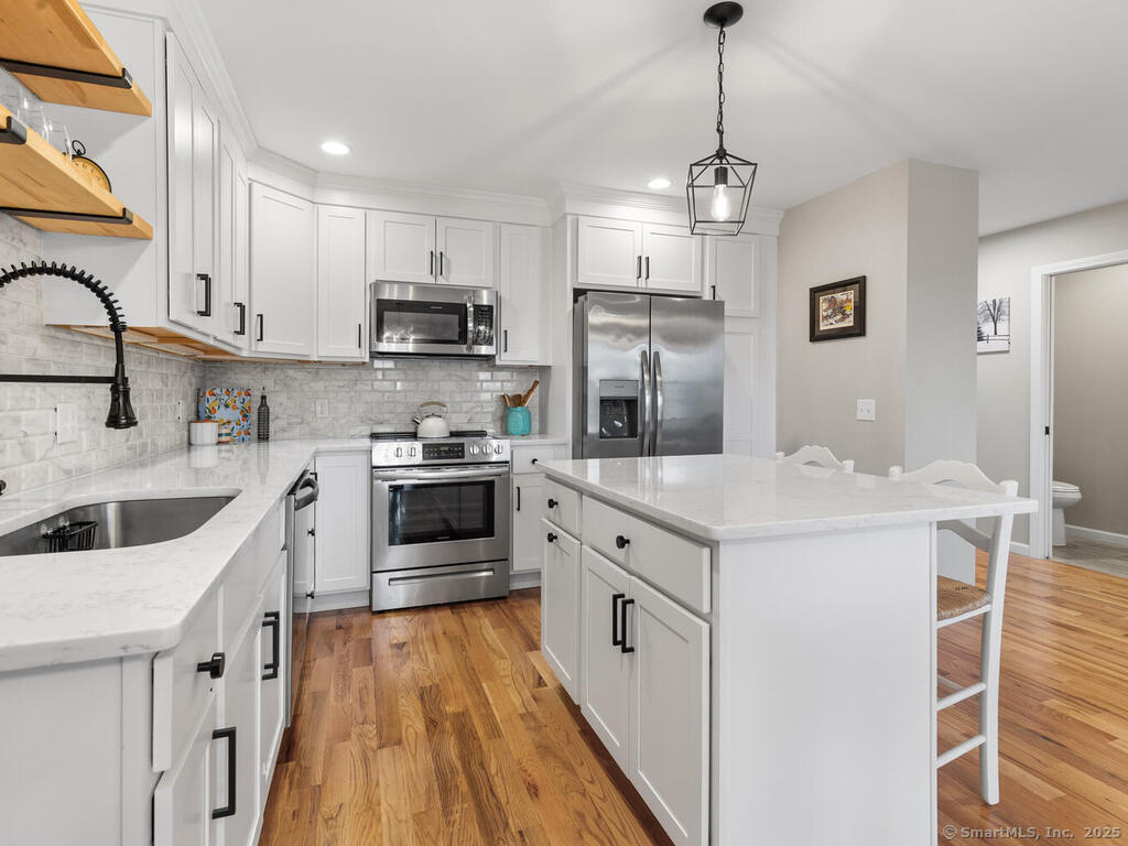 74 Gillette Way #74, Bristol, Connecticut image 5