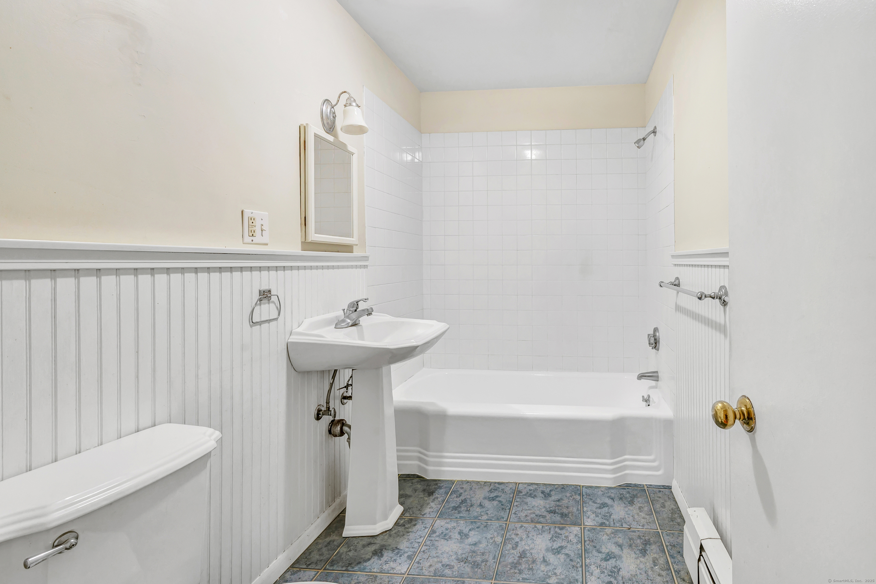42 N Lake Drive #APT C2, Hamden, Connecticut image 14