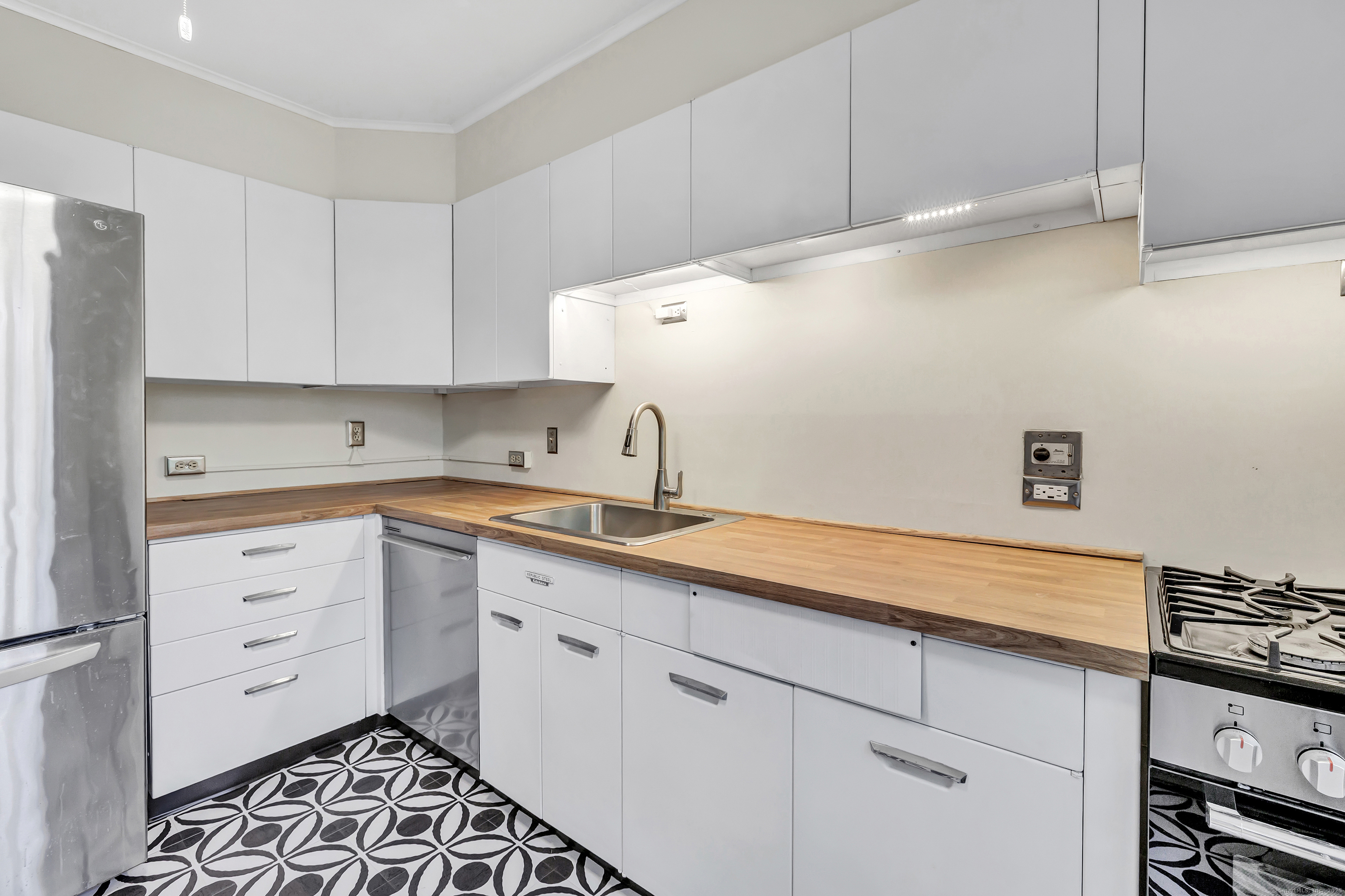 42 N Lake Drive #APT C2, Hamden, Connecticut image 12