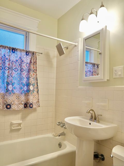 Tiny photo for 39 Pardee Place, New Haven, CT 06515 (MLS # 24162073)