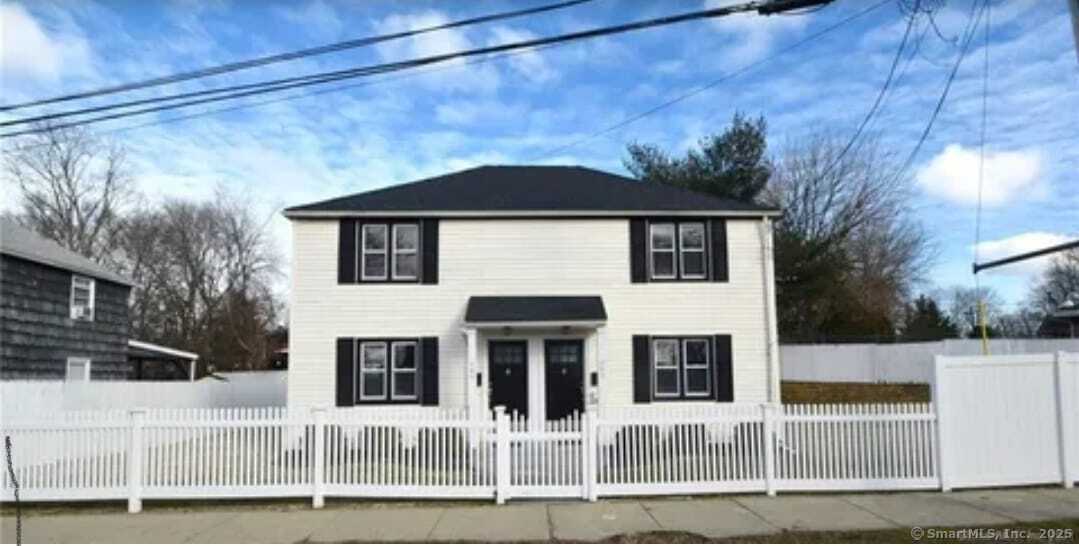 Pearl Harbor Street, Bridgeport, Connecticut - 4 Bedrooms  
2 Bathrooms  
10 Rooms - 
