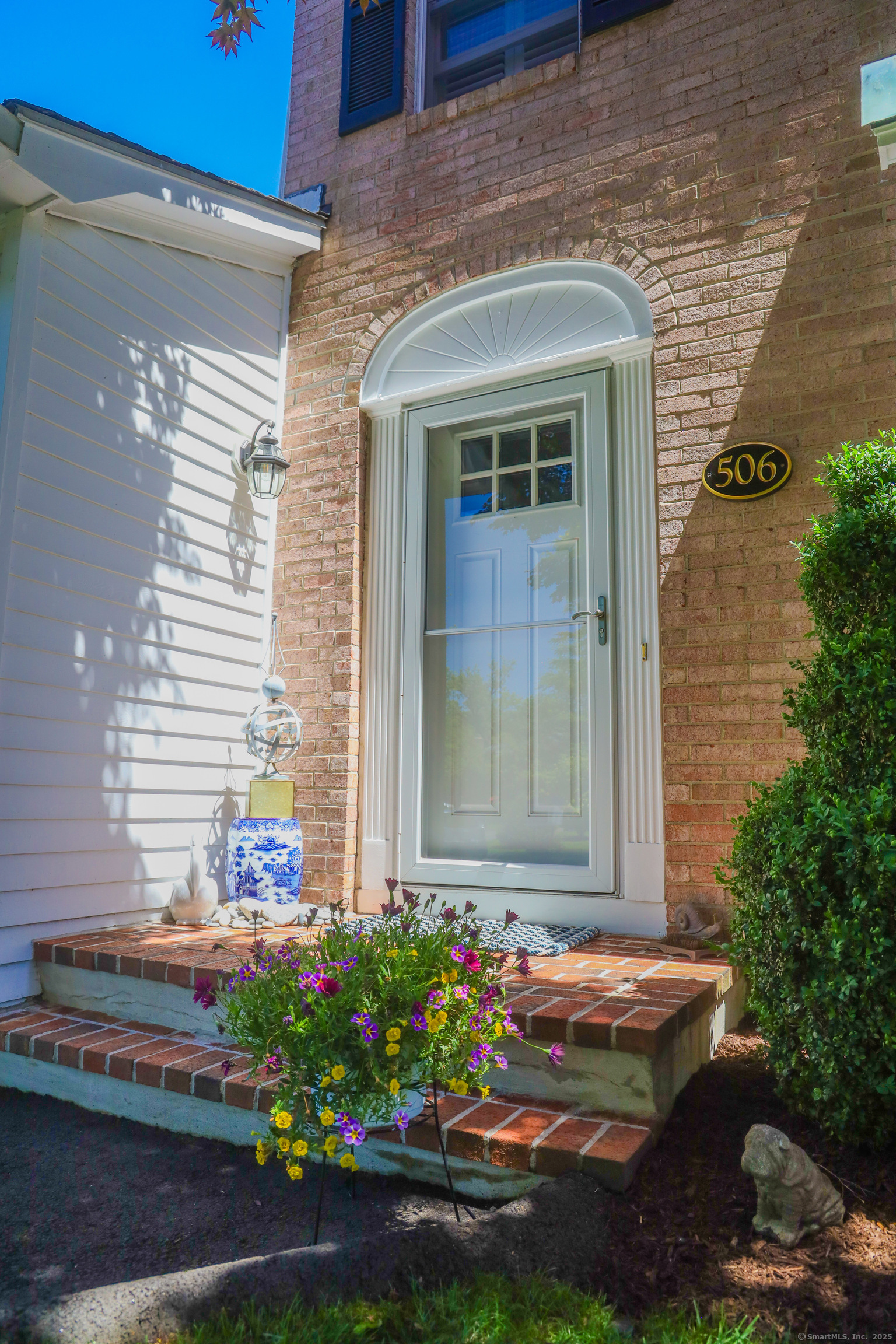Property for Sale at Jamestown Road 506, Stratford, Connecticut - Bedrooms: 2 
Bathrooms: 3 
Rooms: 5  - $699,900