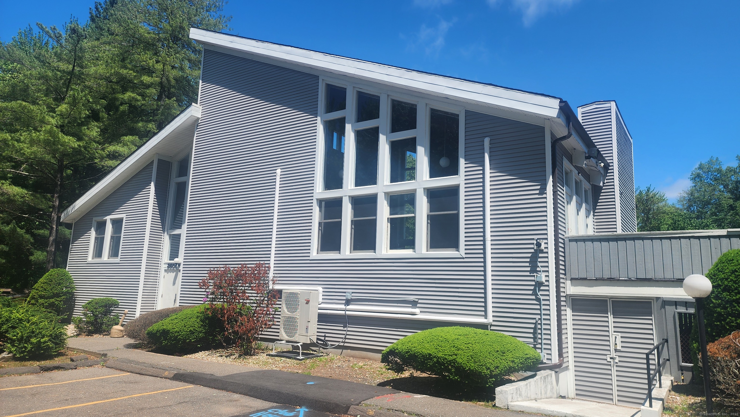 New Britain, Connecticut 06053, United States, 2 Bedrooms Bedrooms, ,3 BathroomsBathrooms,Residential,Active,132054