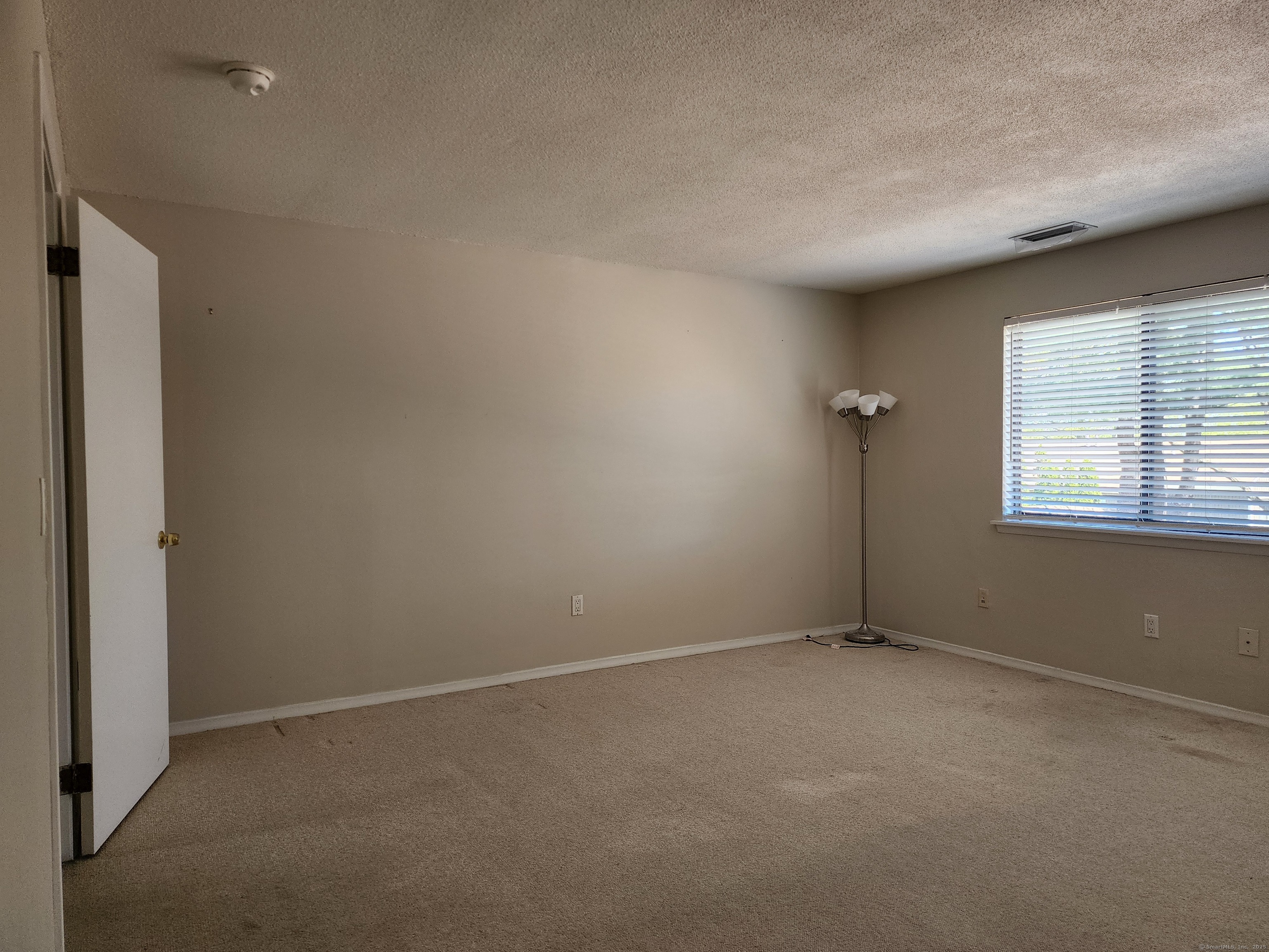 New Britain, Connecticut 06053, United States, 2 Bedrooms Bedrooms, ,3 BathroomsBathrooms,Residential,Active,132054