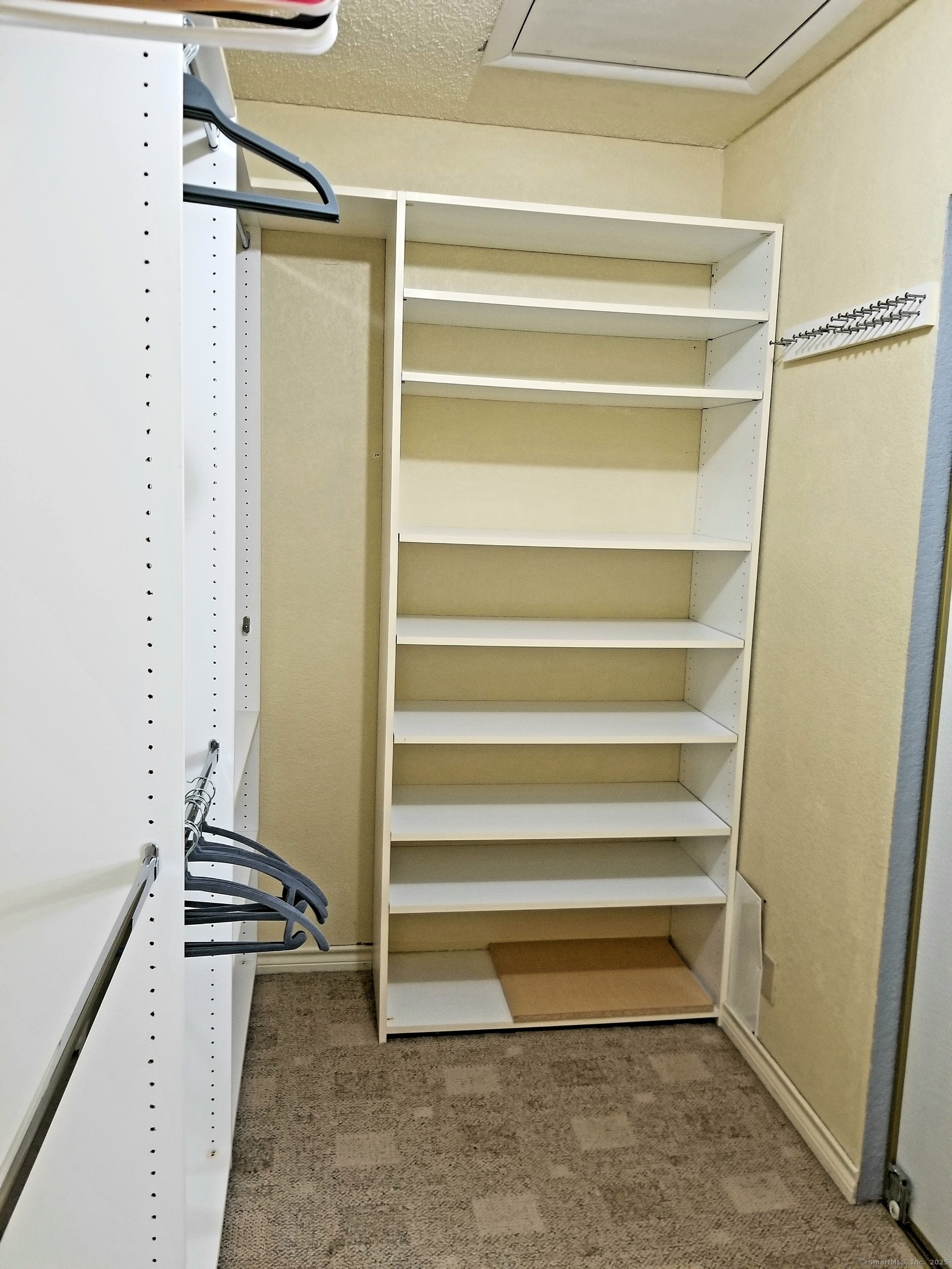 East Hartford, Connecticut 06118, United States, 2 Bedrooms Bedrooms, ,2 BathroomsBathrooms,Residential,Active,169417