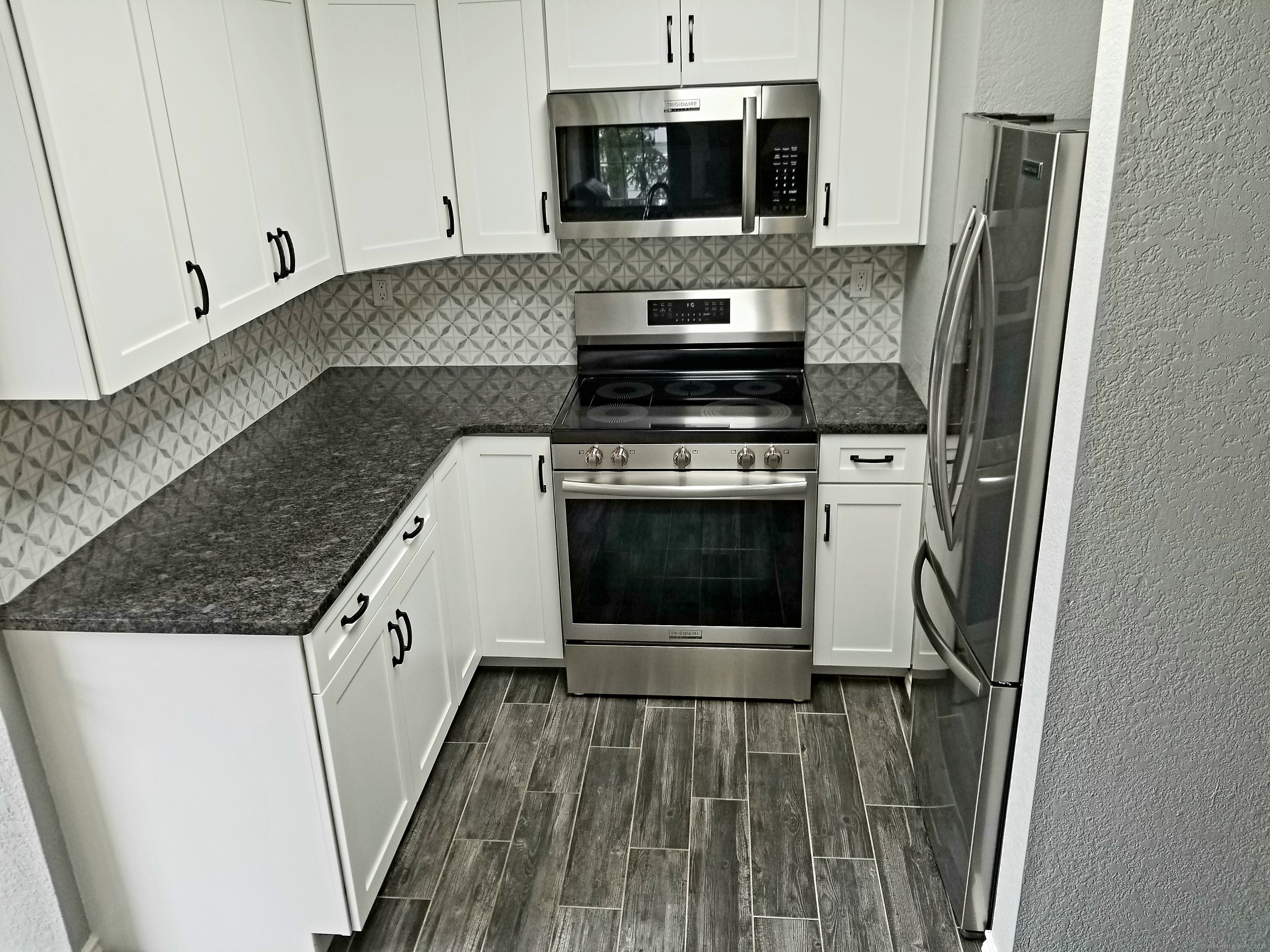 East Hartford, Connecticut 06118, United States, 2 Bedrooms Bedrooms, ,2 BathroomsBathrooms,Residential,Active,169417