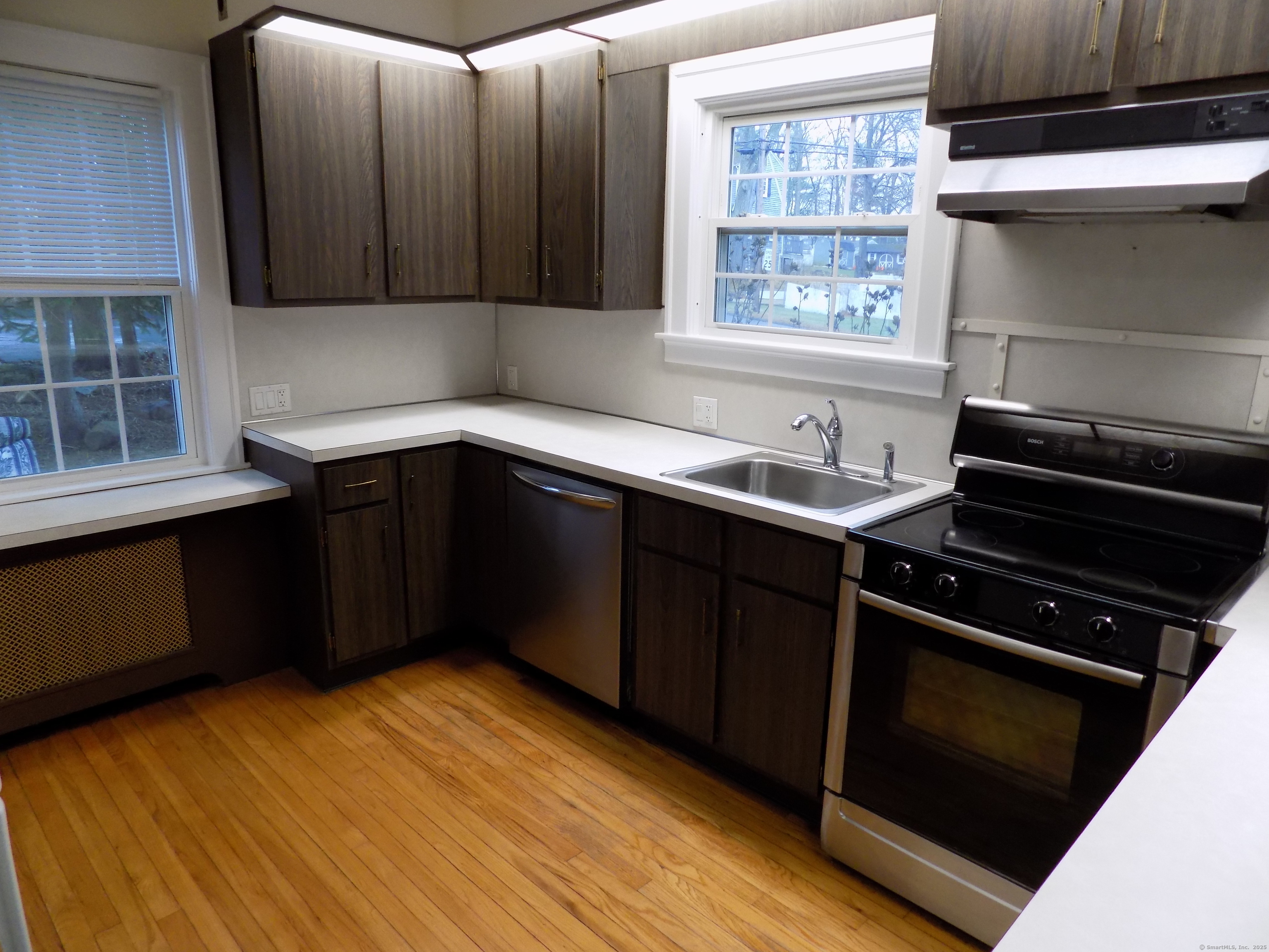 21 Britton Road, Bristol, Connecticut image 4