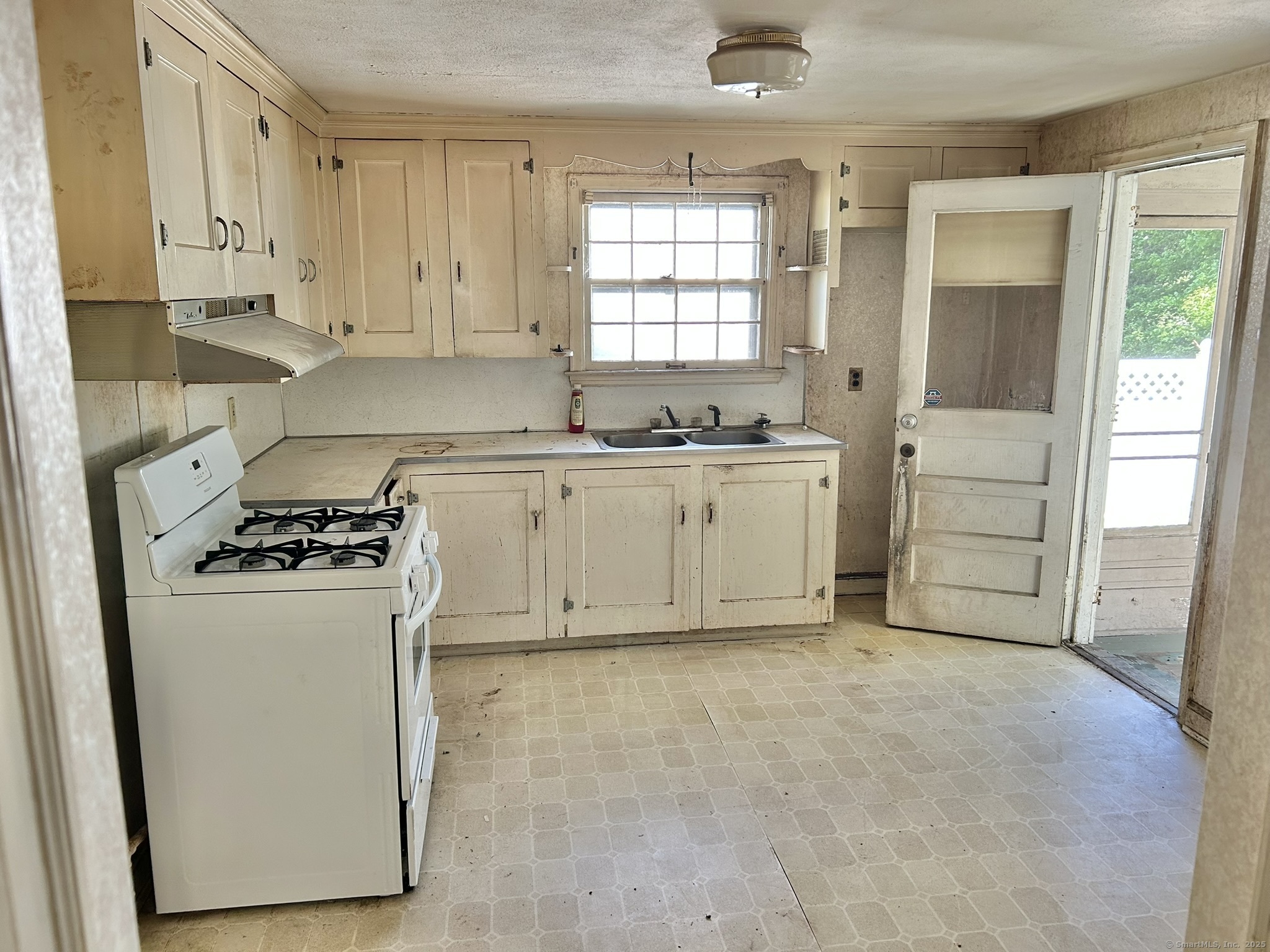 69 Edgemere Avenue, West Hartford, Connecticut image 11