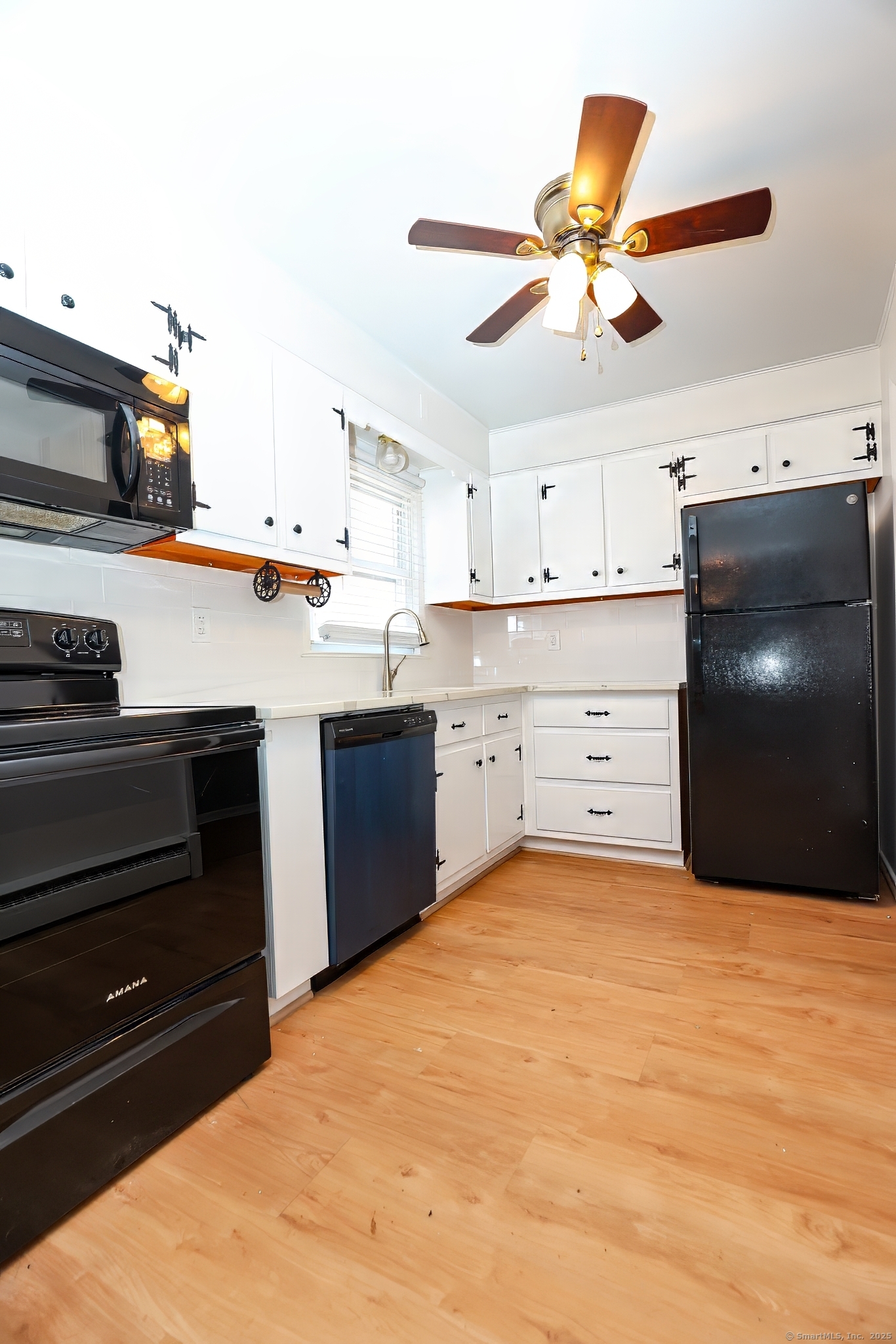 33 Greenhurst Lane, East Hartford, Connecticut image 9