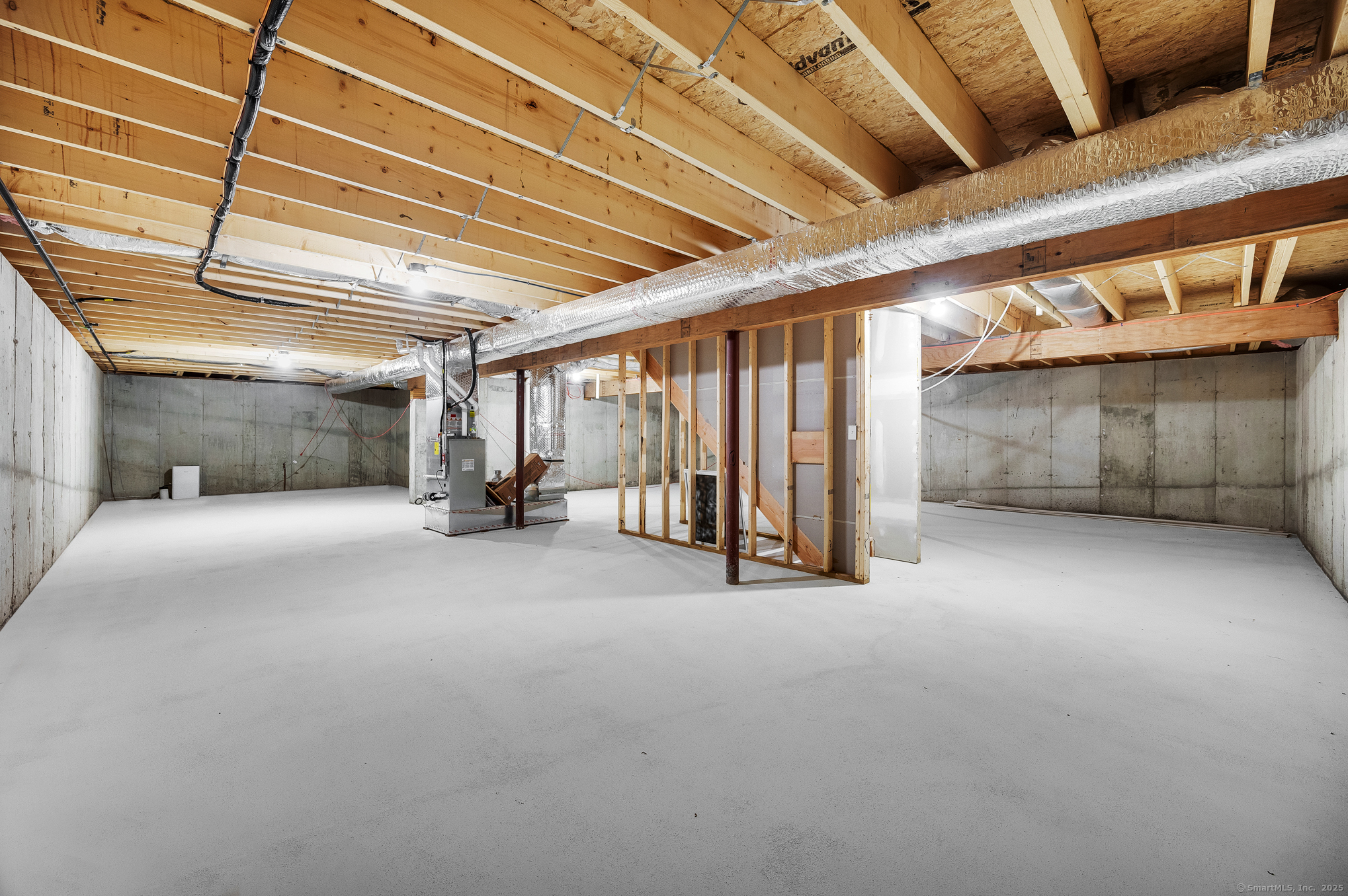 Middletown, Connecticut 06457, United States, 2 Bedrooms Bedrooms, ,2 BathroomsBathrooms,Residential,Pending,201471