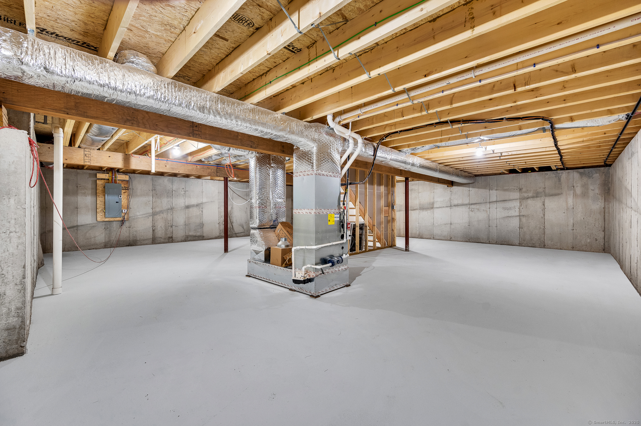 Middletown, Connecticut 06457, United States, 2 Bedrooms Bedrooms, ,2 BathroomsBathrooms,Residential,Pending,201471