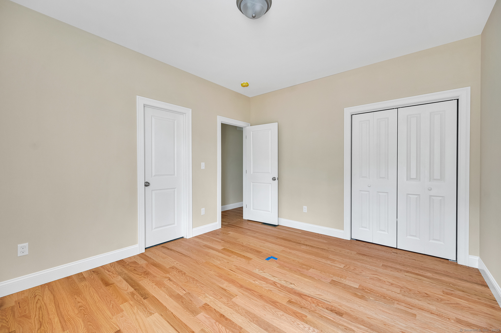 Middletown, Connecticut 06457, United States, 2 Bedrooms Bedrooms, ,2 BathroomsBathrooms,Residential,Pending,201471