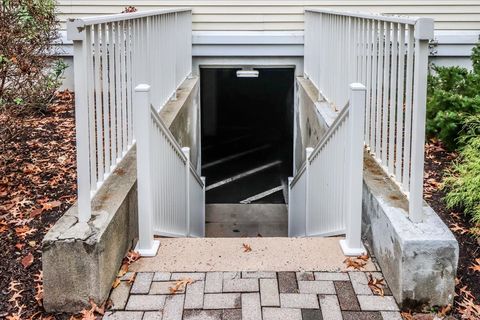 Tiny photo for 633 Danbury Road #APT 21, Ridgefield, CT 06877 (MLS # 24137018)