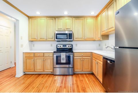 Tiny photo for 633 Danbury Road #APT 21, Ridgefield, CT 06877 (MLS # 24137018)