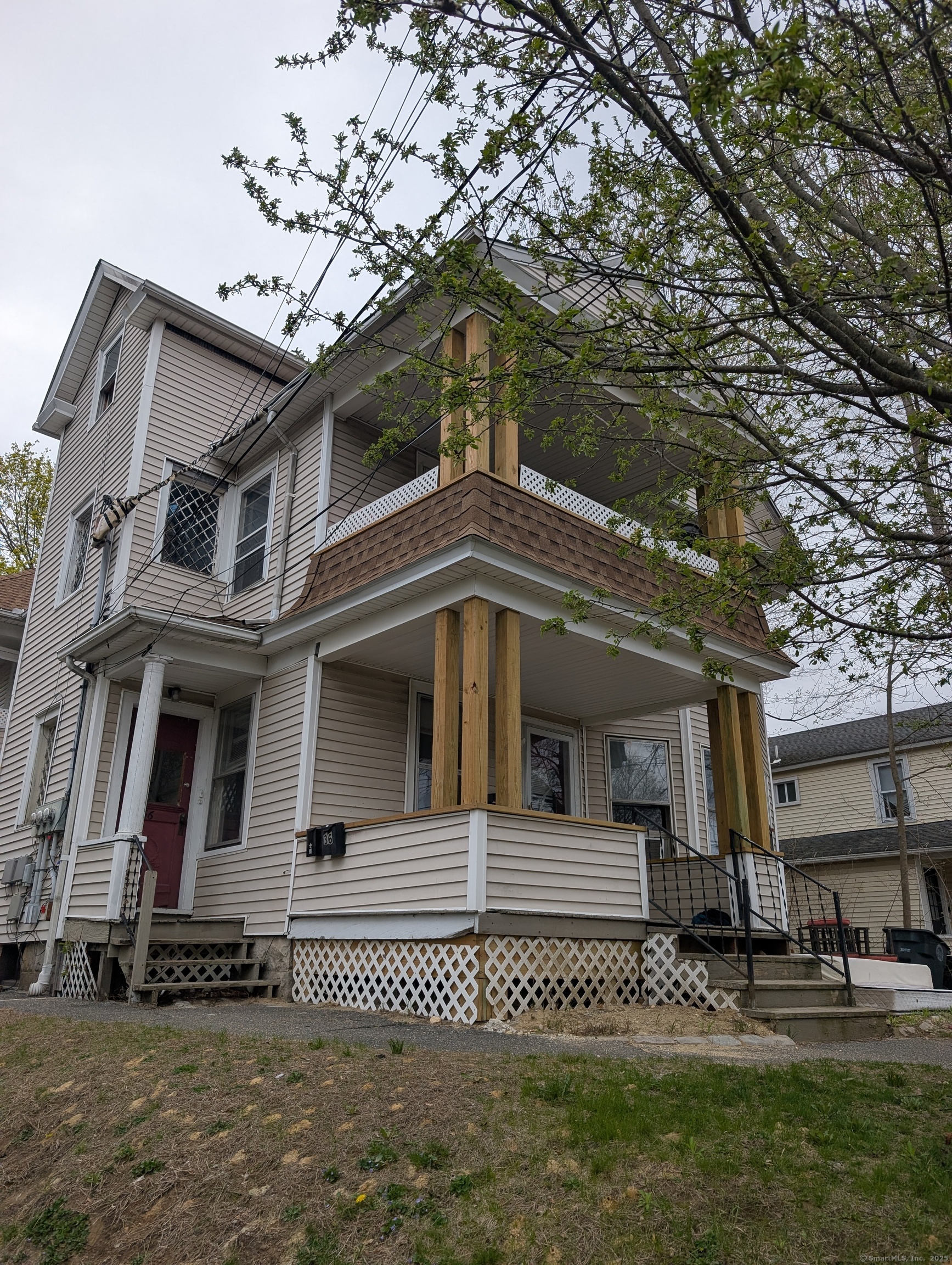 High Street 1, Torrington, Connecticut - 3 Bedrooms  
1 Bathrooms  
6 Rooms - 