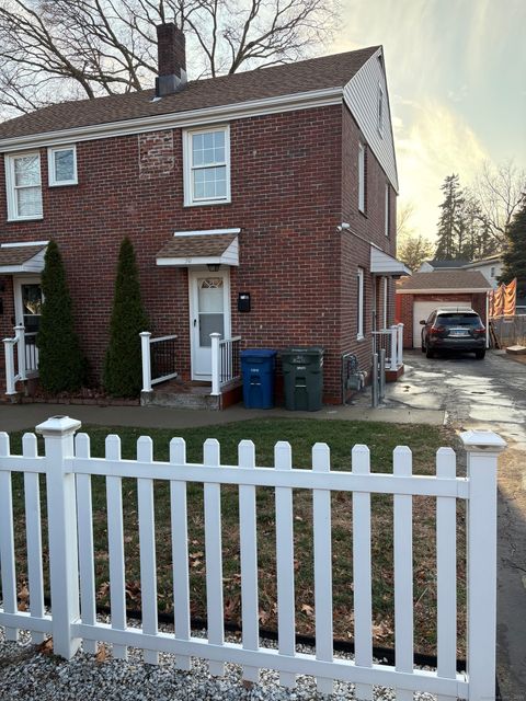 Photo of 30 Knoll Place, Bridgeport, CT 06610 (MLS # 24143774)