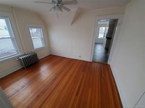Tiny photo for 33 Circular Avenue #3rd Floor, Bridgeport, CT 06605 (MLS # 24143708)