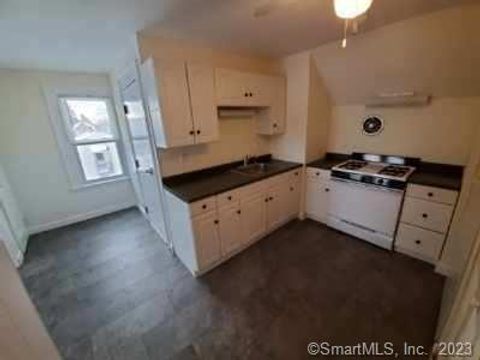 Tiny photo for 33 Circular Avenue #3rd Floor, Bridgeport, CT 06605 (MLS # 24143708)