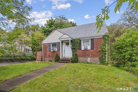 Homes For Sale - 26 Farnsworth Street<br/> Hamden, CT 06517
