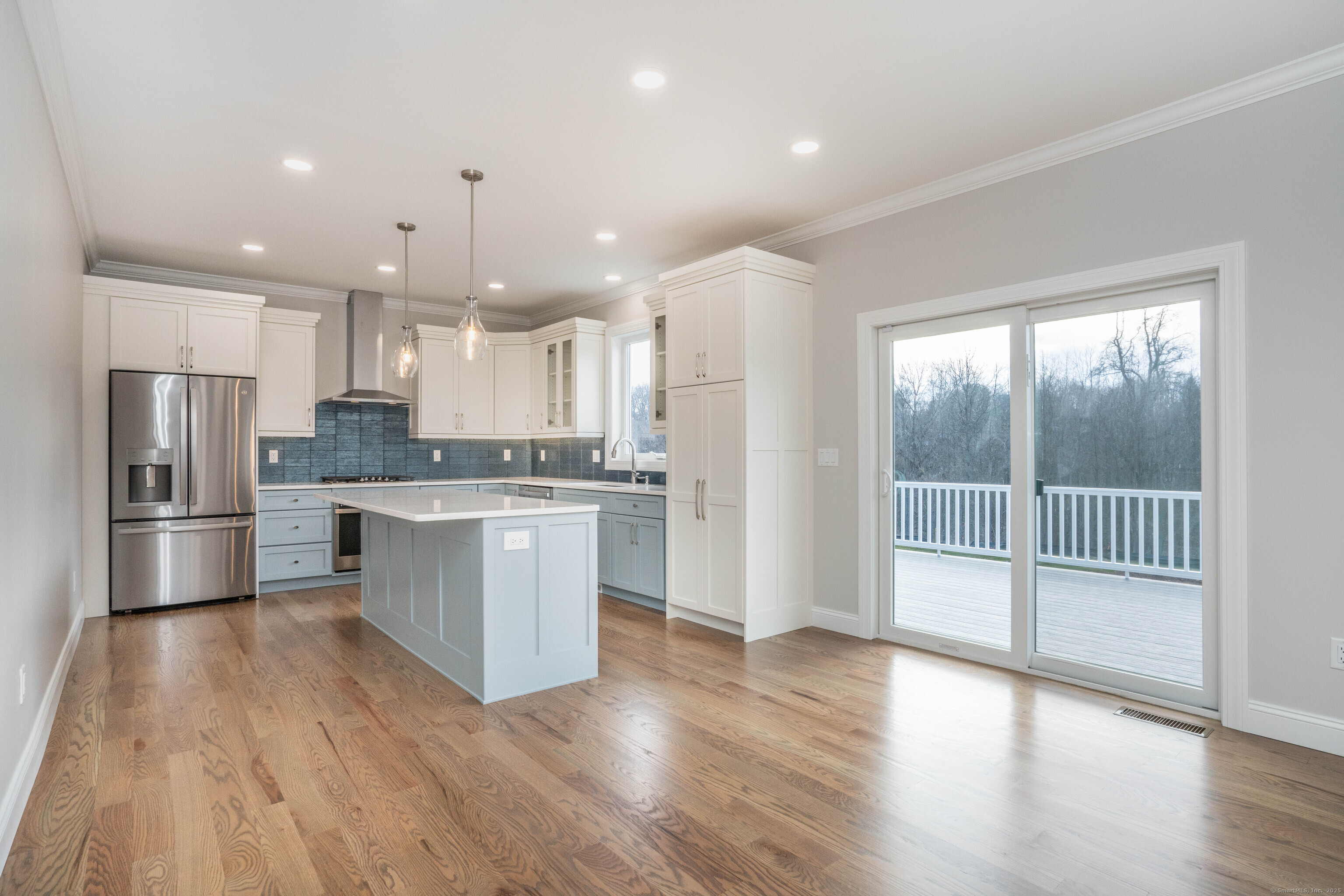 975 High Road
