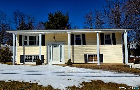 Photo of 62 Woodvine Avenue, Watertown, CT 06779 (MLS # 24157399)