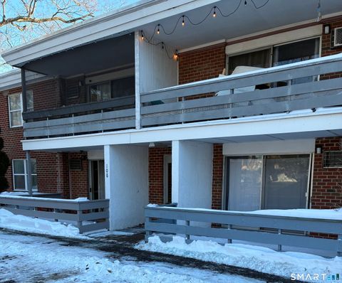 Photo of 108 Oakwood Avenue #APT A3, West Hartford, CT 06119 (MLS # 24151975)
