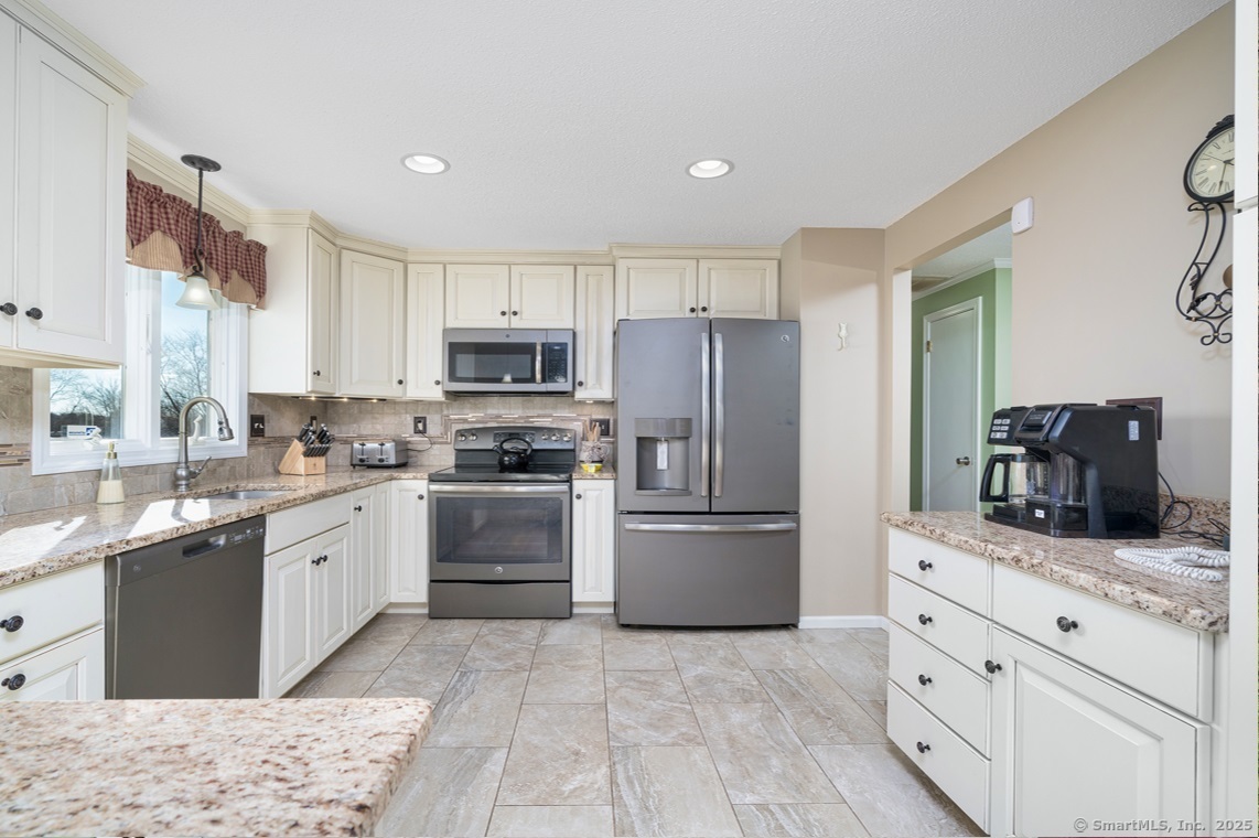 7 Bow Lane, Cromwell, Connecticut image 7