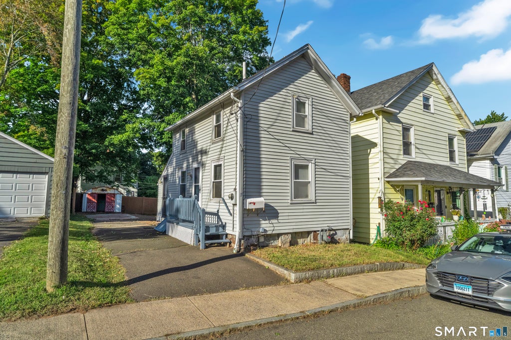Photo of 3 Prospect Place, Middletown, CT 06457 (MLS # 24208721)