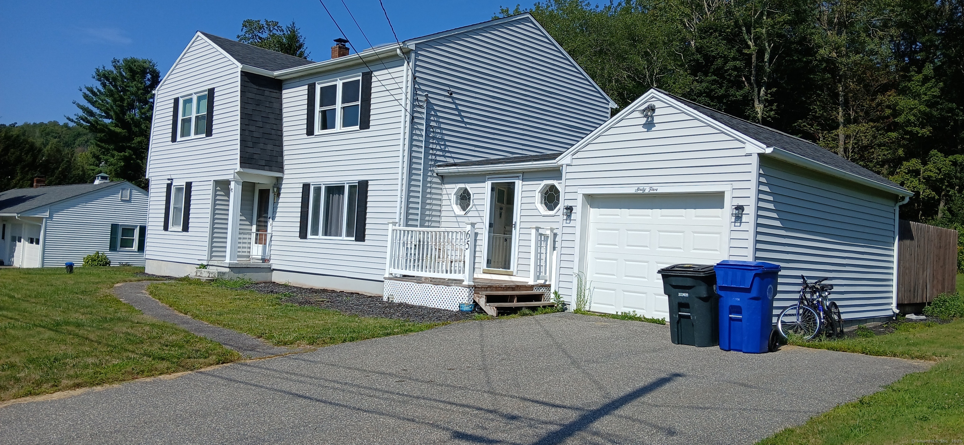 Torrington, Connecticut 06790, United States, 4 Bedrooms Bedrooms, ,2 BathroomsBathrooms,Residential,Active,197035