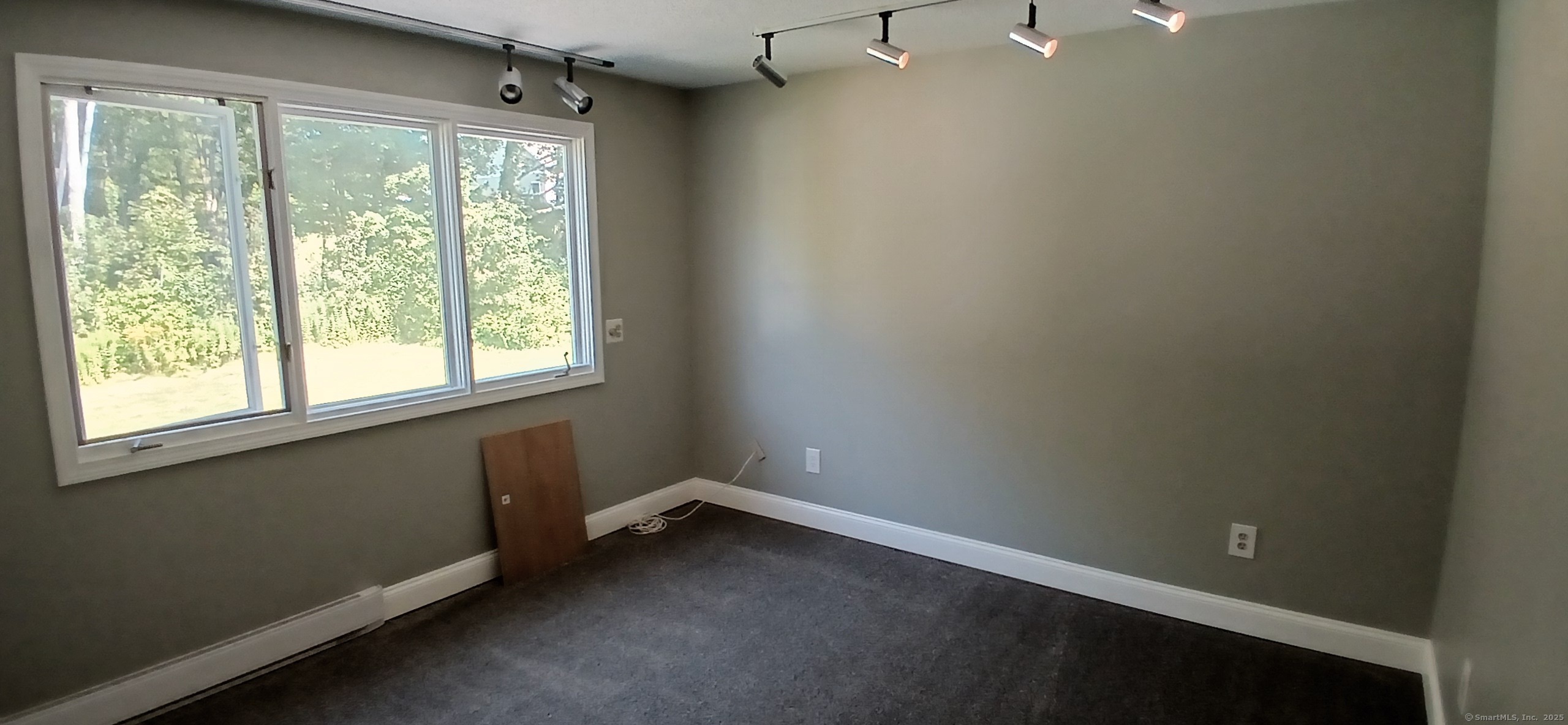 Torrington, Connecticut 06790, United States, 4 Bedrooms Bedrooms, ,2 BathroomsBathrooms,Residential,Active,197035