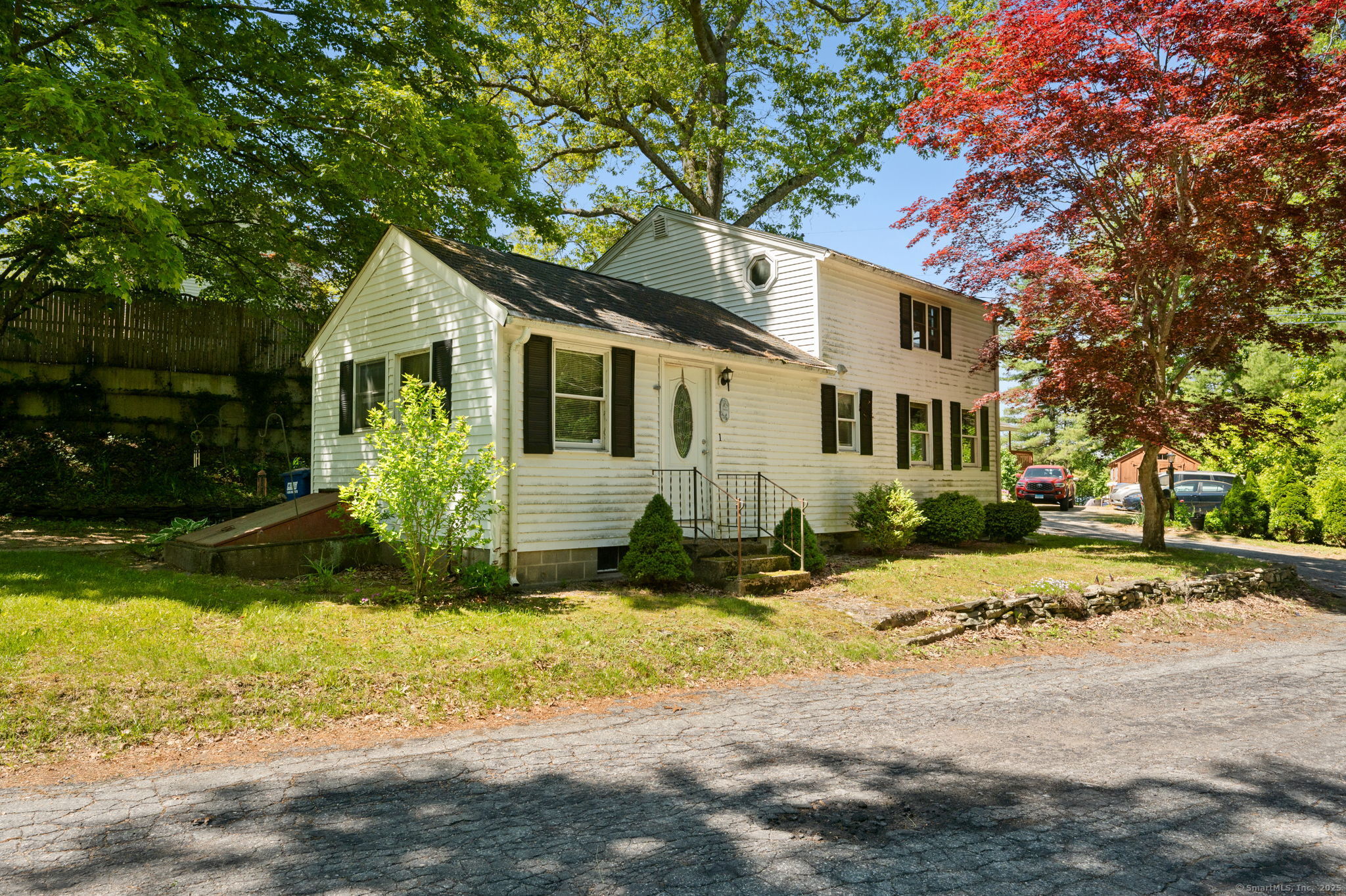 Chenette Road, Griswold, Connecticut - 3 Bedrooms  
2 Bathrooms  
6 Rooms - 
