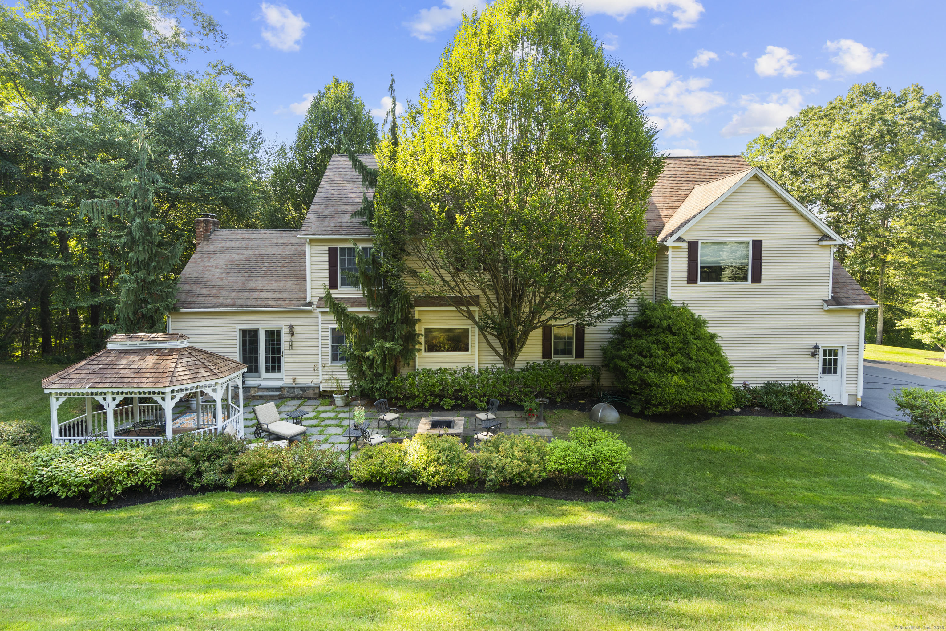 81 Valley Stream Lane