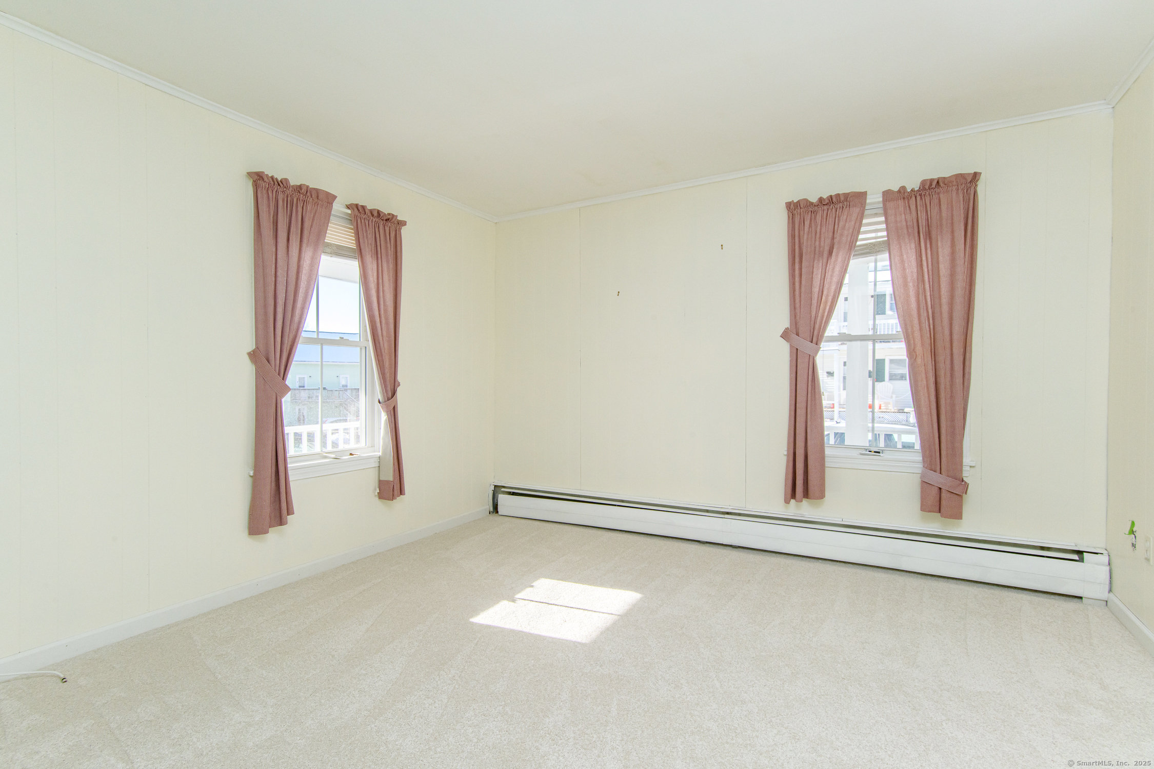 Putnam, Connecticut 06260, United States, 3 Bedrooms Bedrooms, ,2 BathroomsBathrooms,Residential,Pending,14920