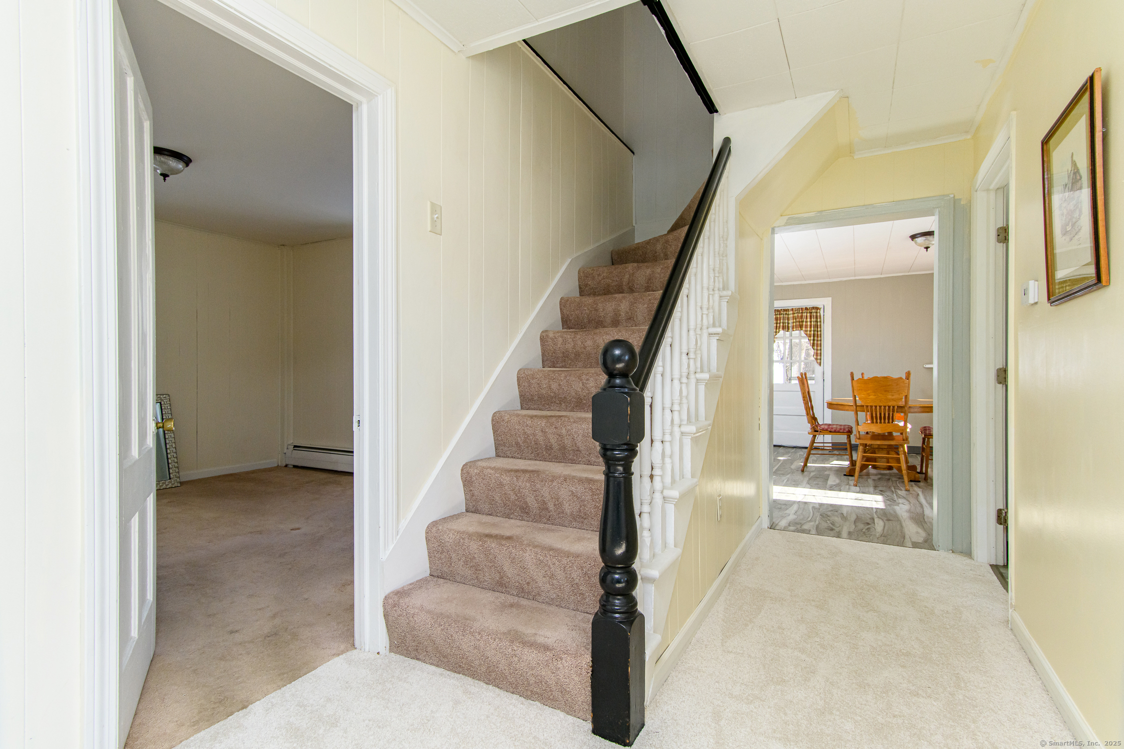 Putnam, Connecticut 06260, United States, 3 Bedrooms Bedrooms, ,2 BathroomsBathrooms,Residential,Pending,14920