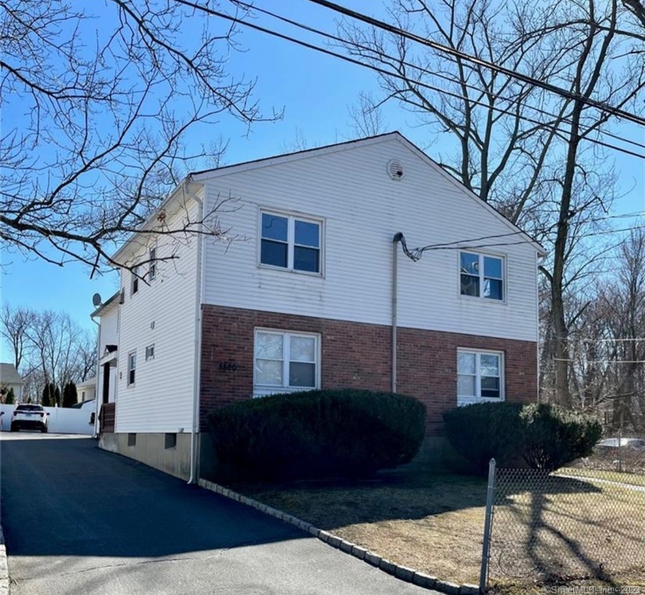 Rental Property at 58 Royal Oak Drive 58B, Waterbury, Connecticut - Bedrooms: 2 
Bathrooms: 1 
Rooms: 4  - $1,500 MO.