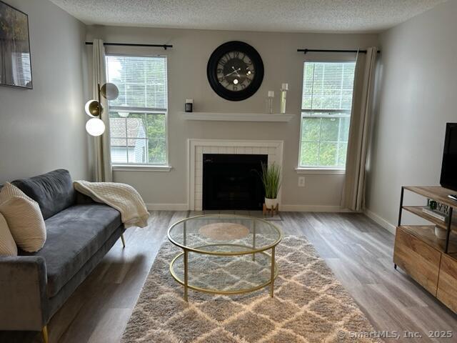 Rental Property at Glenbrook Road 1223, Stamford, Connecticut - Bedrooms: 2 
Bathrooms: 2 
Rooms: 5  - $3,050 MO.