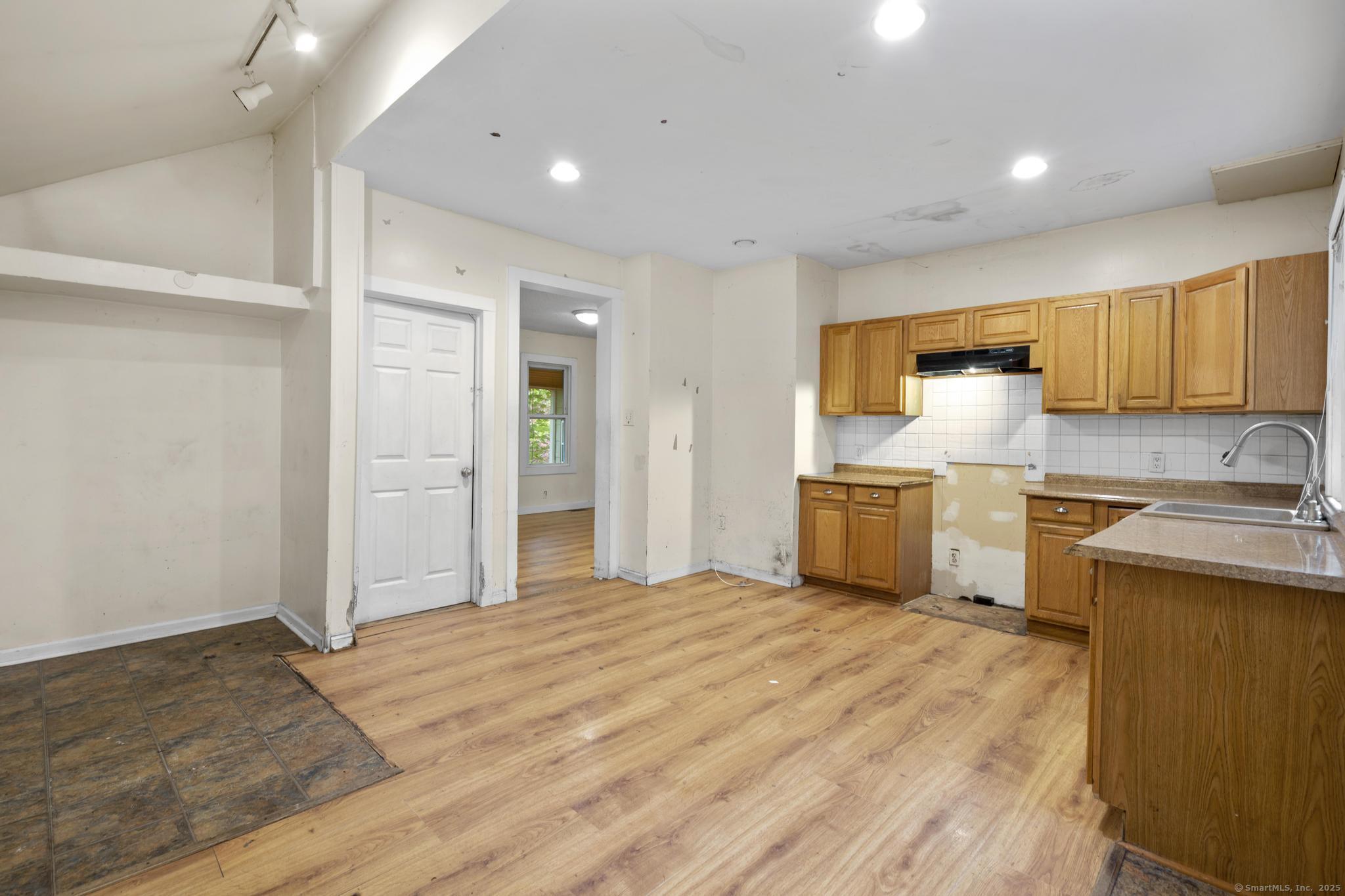 36 Bellevue Street, Waterbury, Connecticut image 4