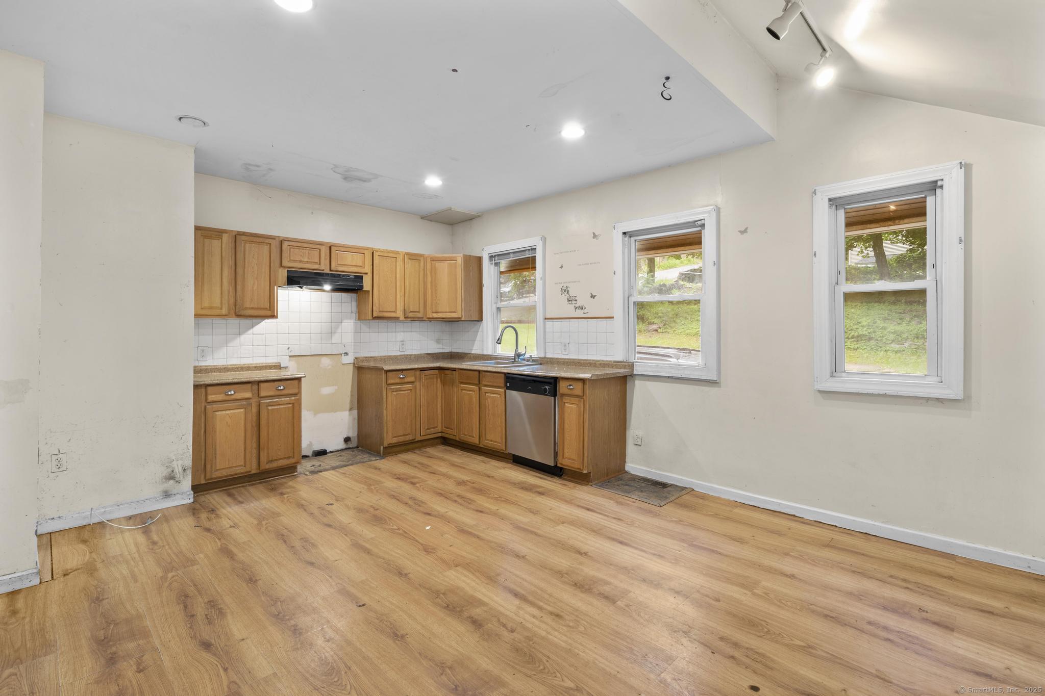 36 Bellevue Street, Waterbury, Connecticut image 5